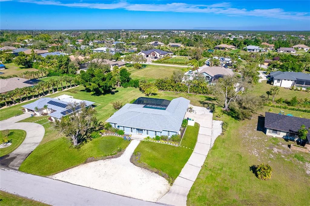 待售: $987,000 (4 贝兹, 2 浴室, 2423 平方英尺)