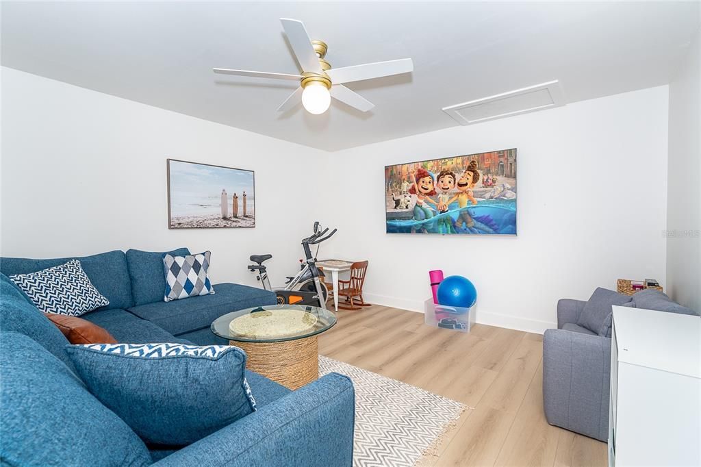 待售: $987,000 (4 贝兹, 2 浴室, 2423 平方英尺)