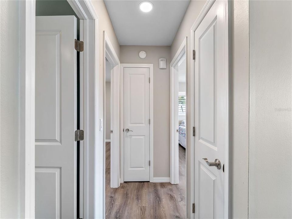 Под контрактом: $250,000 (2 спален, 2 ванн, 1230 Квадратных фут)