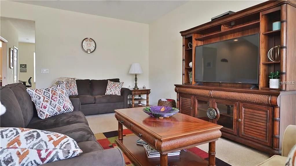 En Venta: $294,000 (3 camas, 3 baños, 2133 Pies cuadrados)