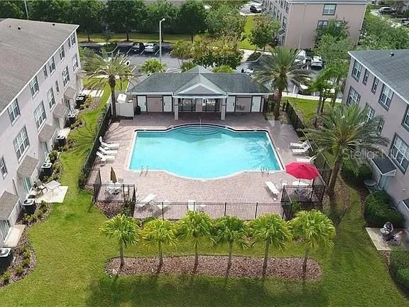 En Venta: $294,000 (3 camas, 3 baños, 2133 Pies cuadrados)