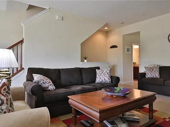 En Venta: $294,000 (3 camas, 3 baños, 2133 Pies cuadrados)