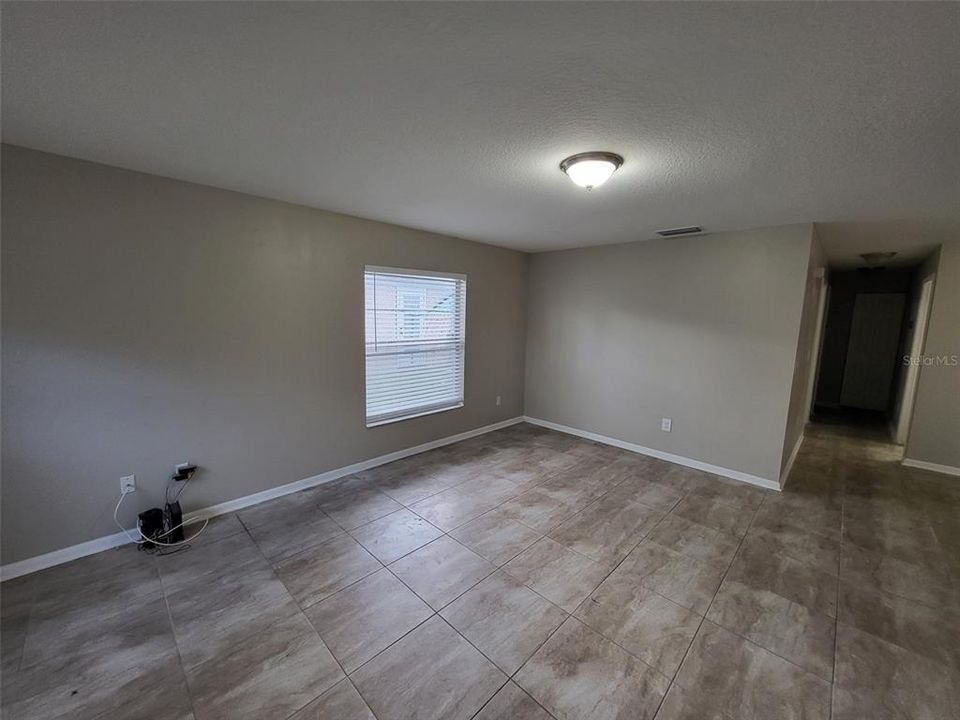 出租: $1,690 (2 贝兹, 1 浴室, 1266 平方英尺)