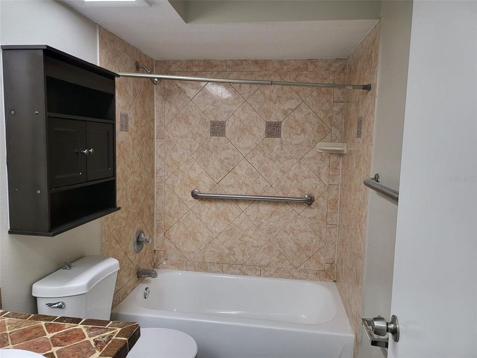 出租: $1,690 (2 贝兹, 1 浴室, 1266 平方英尺)