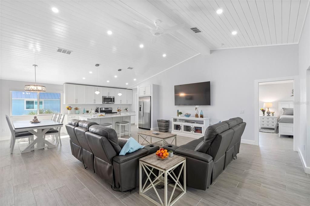 For Sale: $1,265,000 (3 beds, 2 baths, 1484 Square Feet)