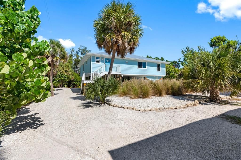 For Sale: $1,265,000 (3 beds, 2 baths, 1484 Square Feet)