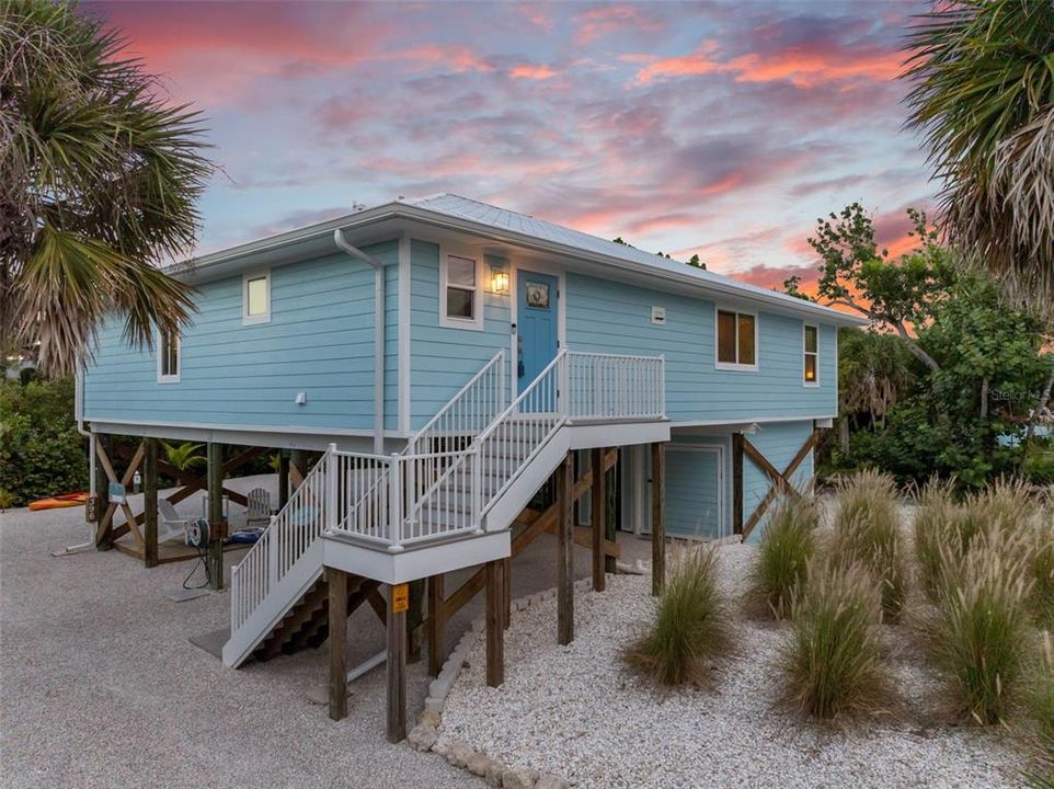 For Sale: $1,265,000 (3 beds, 2 baths, 1484 Square Feet)