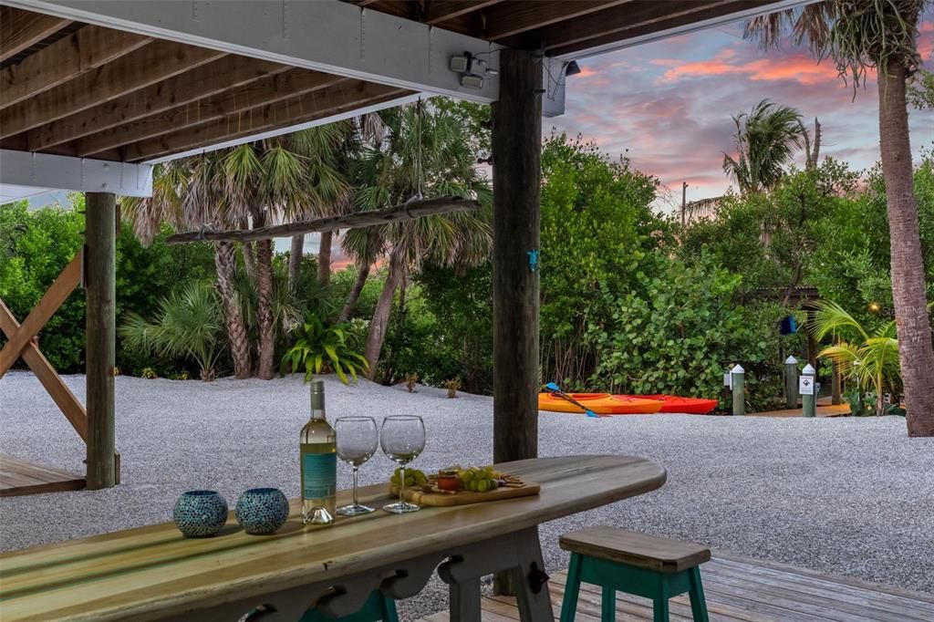 For Sale: $1,265,000 (3 beds, 2 baths, 1484 Square Feet)