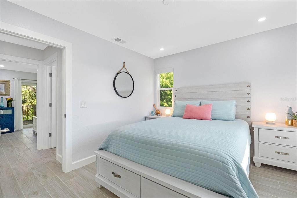 For Sale: $1,265,000 (3 beds, 2 baths, 1484 Square Feet)