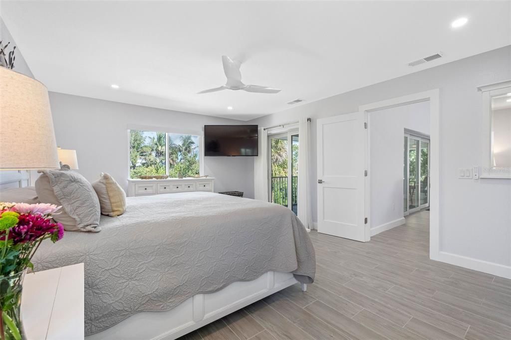 For Sale: $1,265,000 (3 beds, 2 baths, 1484 Square Feet)