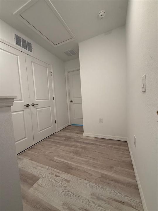 合同活跃: $1,750 (2 贝兹, 2 浴室, 1275 平方英尺)