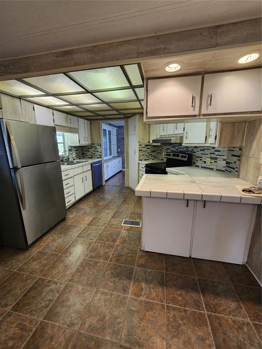 待售: $143,000 (2 贝兹, 2 浴室, 1278 平方英尺)