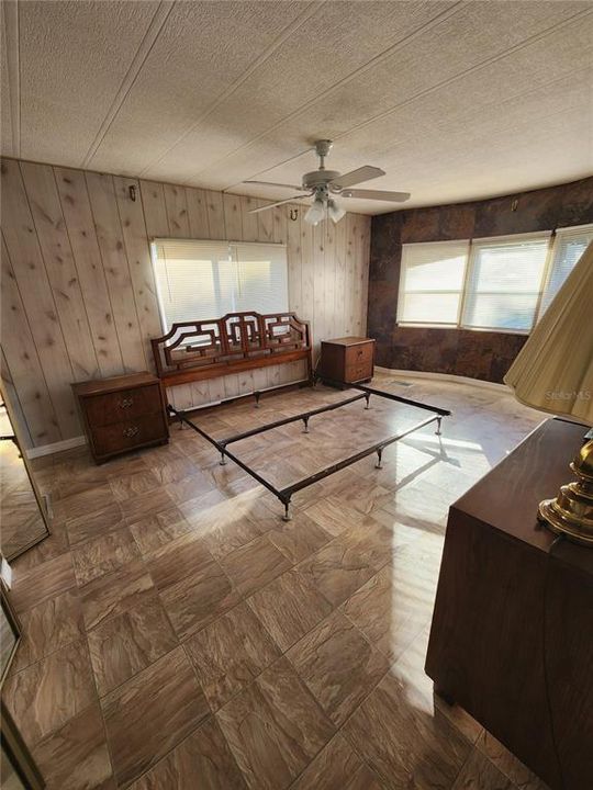 待售: $143,000 (2 贝兹, 2 浴室, 1278 平方英尺)