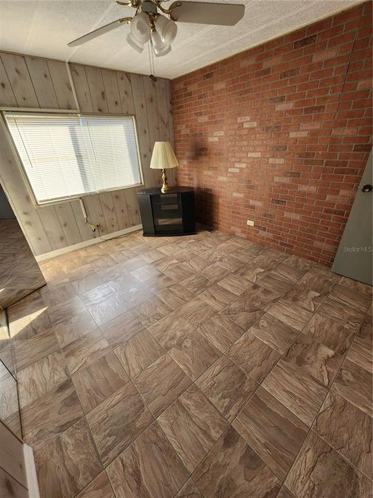 待售: $143,000 (2 贝兹, 2 浴室, 1278 平方英尺)