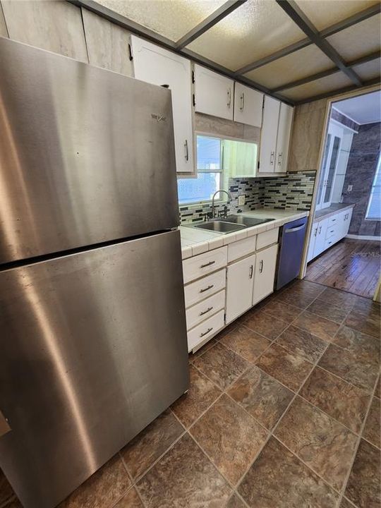 待售: $143,000 (2 贝兹, 2 浴室, 1278 平方英尺)