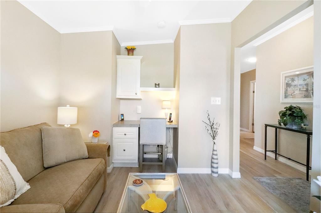 For Sale: $299,000 (2 beds, 2 baths, 1329 Square Feet)