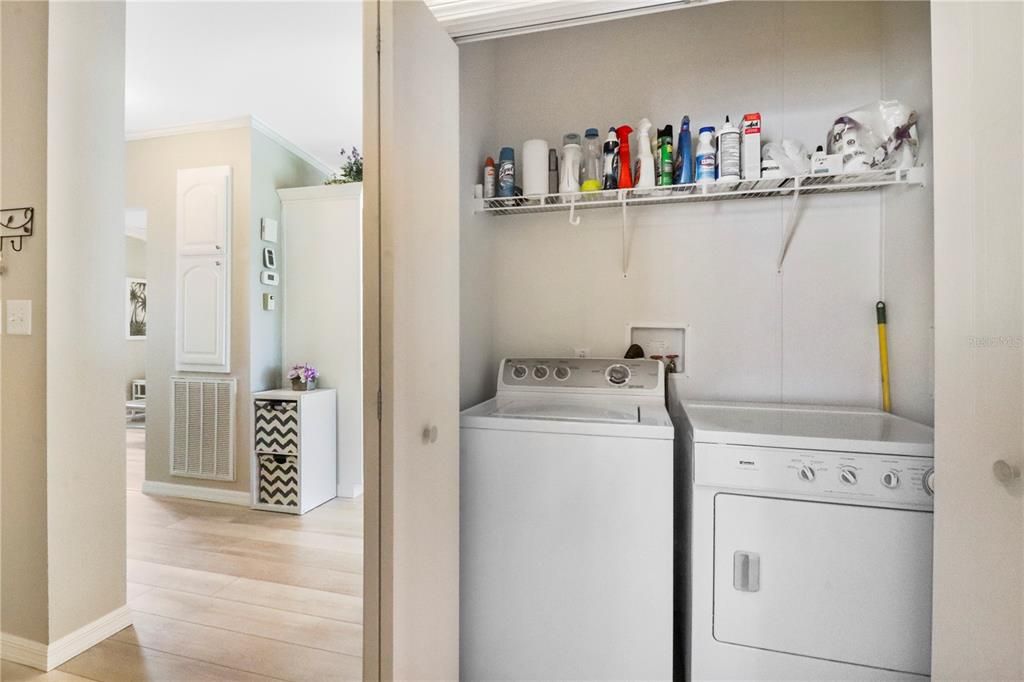 For Sale: $299,000 (2 beds, 2 baths, 1329 Square Feet)