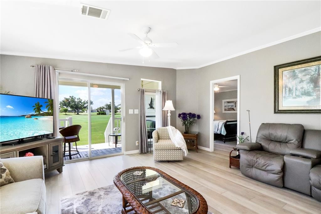 For Sale: $299,000 (2 beds, 2 baths, 1329 Square Feet)