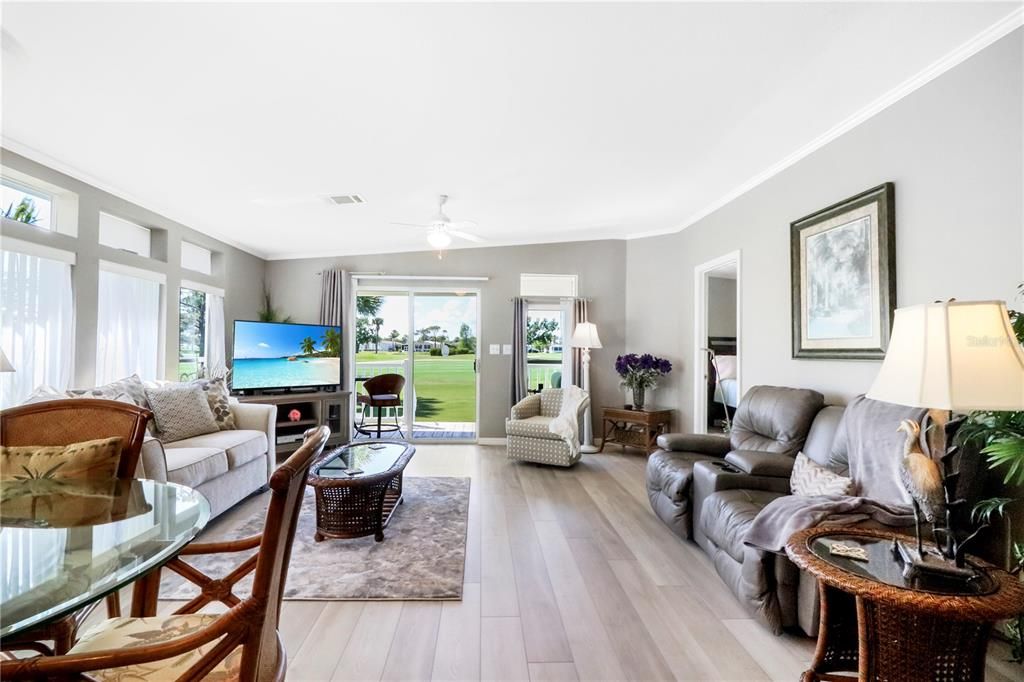 For Sale: $299,000 (2 beds, 2 baths, 1329 Square Feet)