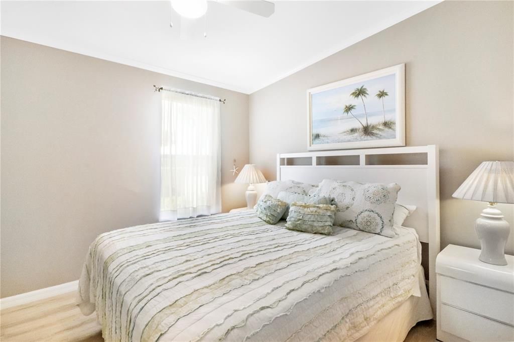 For Sale: $299,000 (2 beds, 2 baths, 1329 Square Feet)