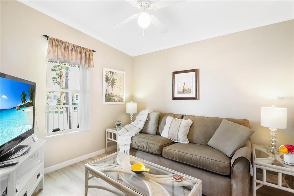 For Sale: $299,000 (2 beds, 2 baths, 1329 Square Feet)