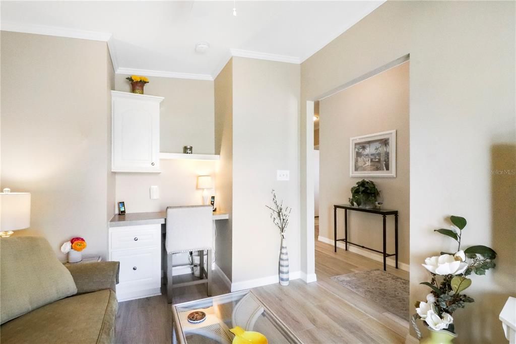 For Sale: $299,000 (2 beds, 2 baths, 1329 Square Feet)