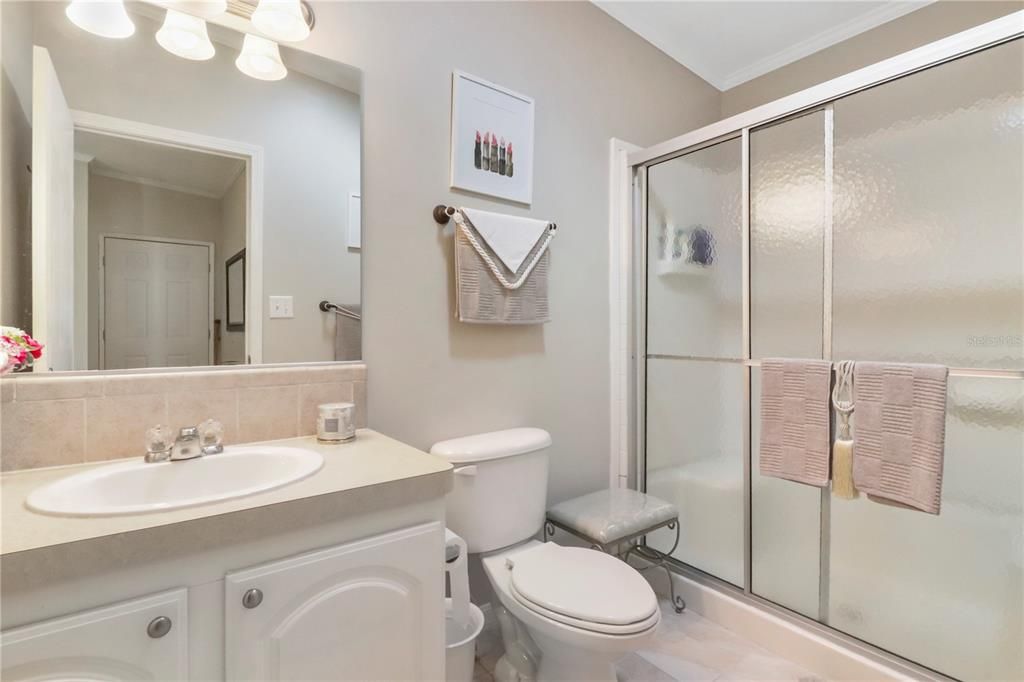 For Sale: $299,000 (2 beds, 2 baths, 1329 Square Feet)