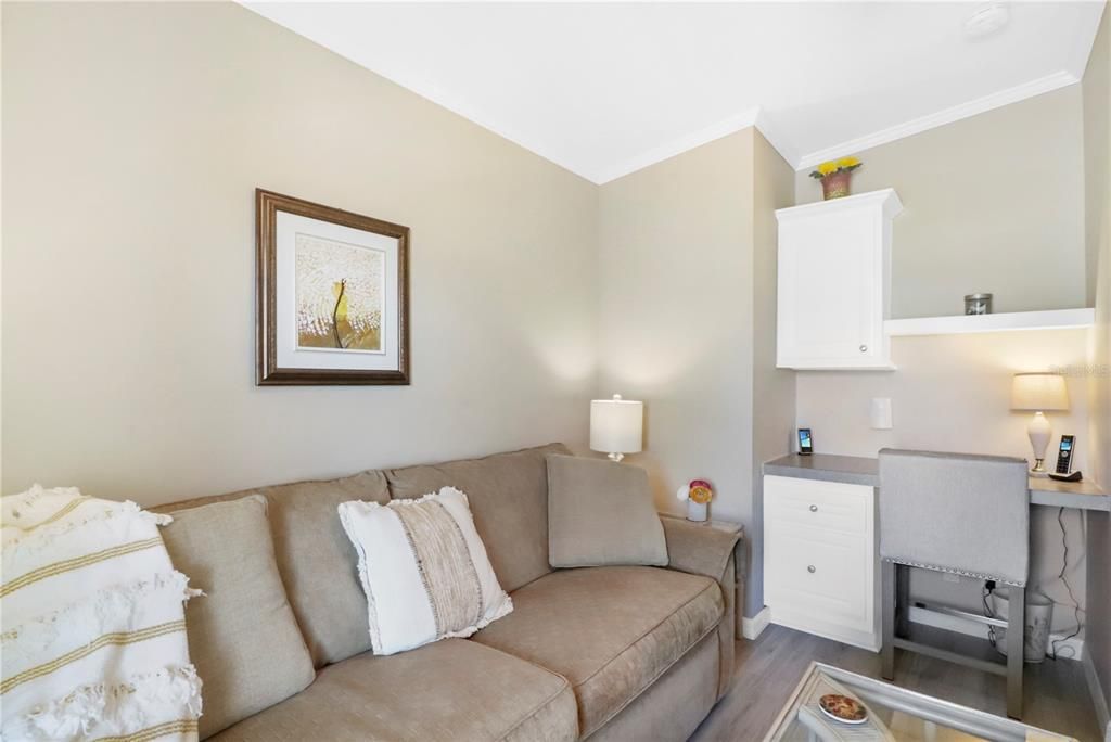 For Sale: $299,000 (2 beds, 2 baths, 1329 Square Feet)