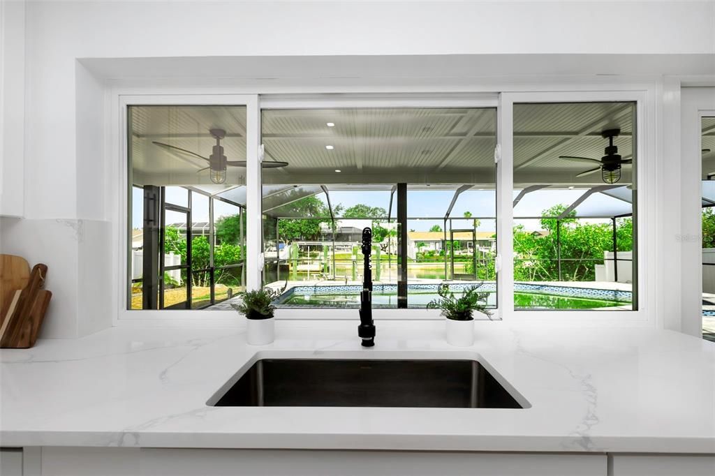 合同活跃: $684,900 (3 贝兹, 2 浴室, 1474 平方英尺)