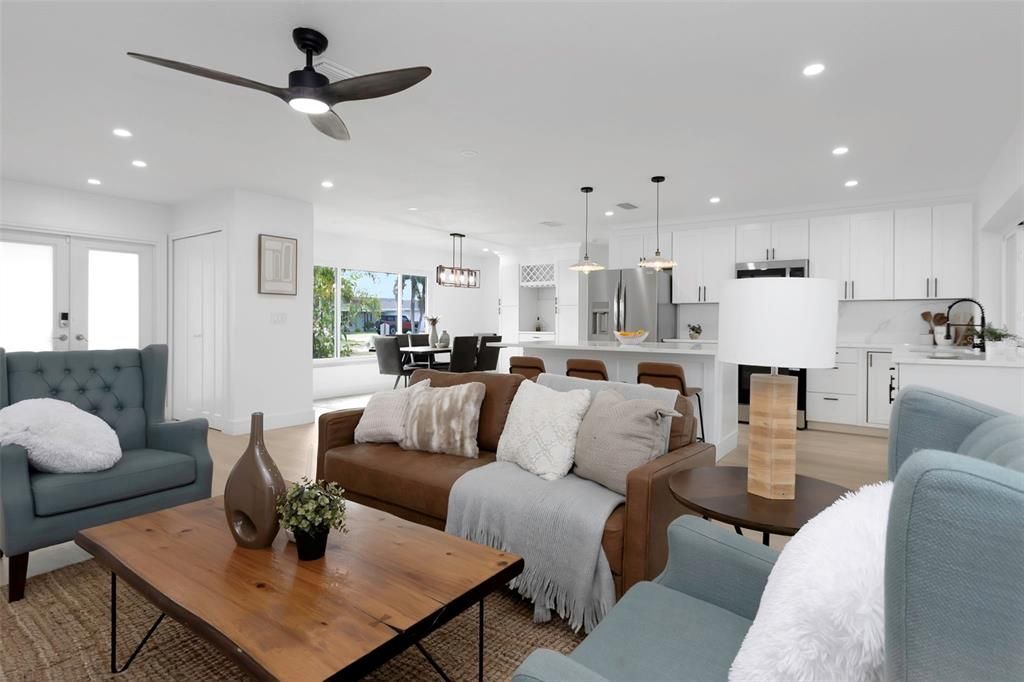 合同活跃: $684,900 (3 贝兹, 2 浴室, 1474 平方英尺)