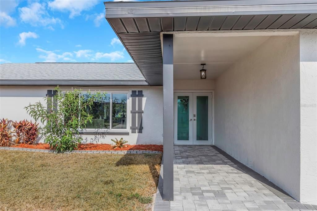 合同活跃: $684,900 (3 贝兹, 2 浴室, 1474 平方英尺)