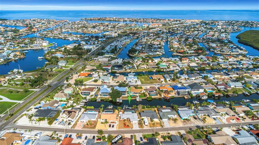 合同活跃: $684,900 (3 贝兹, 2 浴室, 1474 平方英尺)