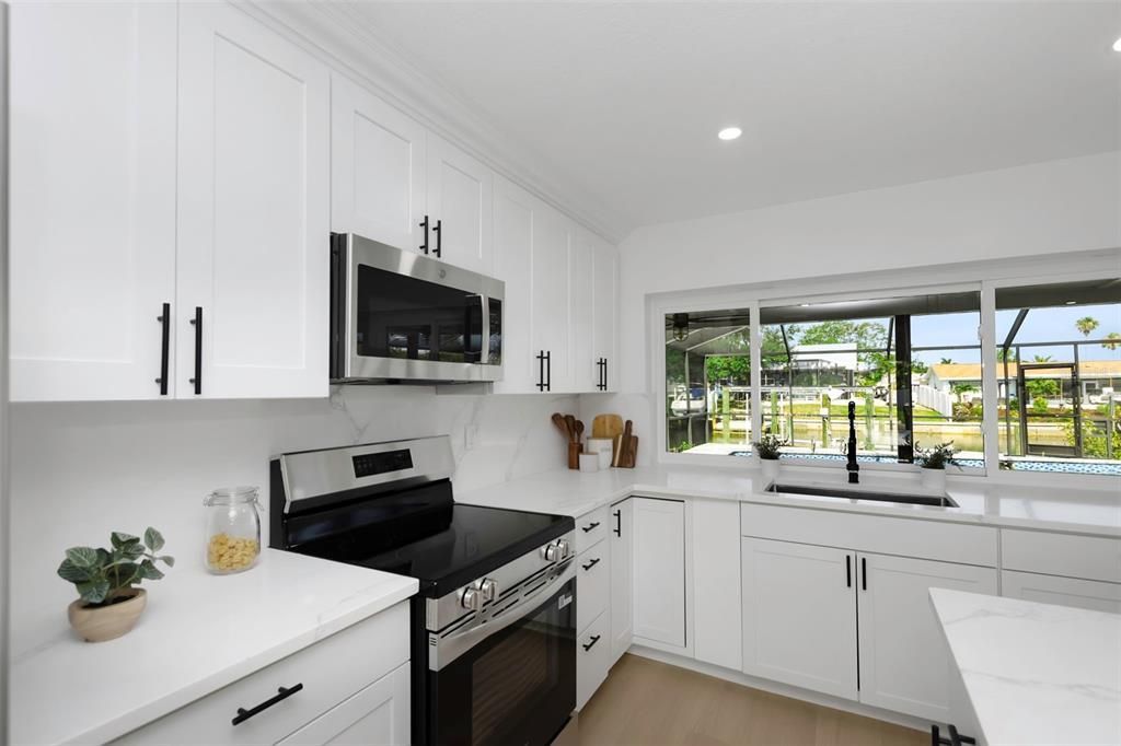 合同活跃: $684,900 (3 贝兹, 2 浴室, 1474 平方英尺)