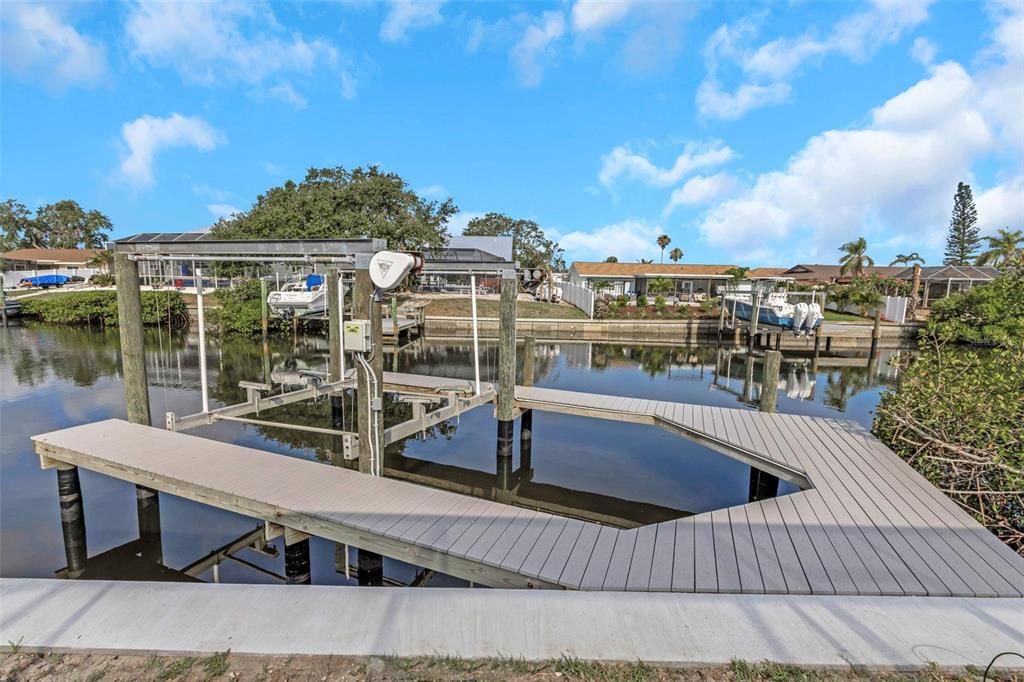 合同活跃: $684,900 (3 贝兹, 2 浴室, 1474 平方英尺)