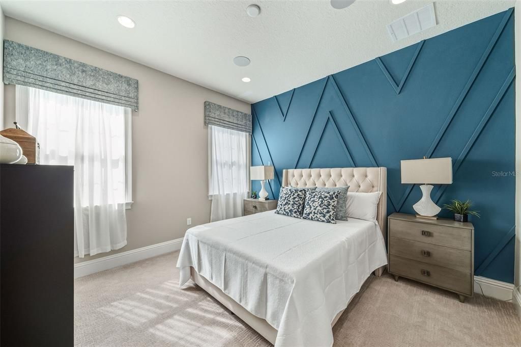 Под контрактом: $2,375,000 (5 спален, 5 ванн, 5390 Квадратных фут)