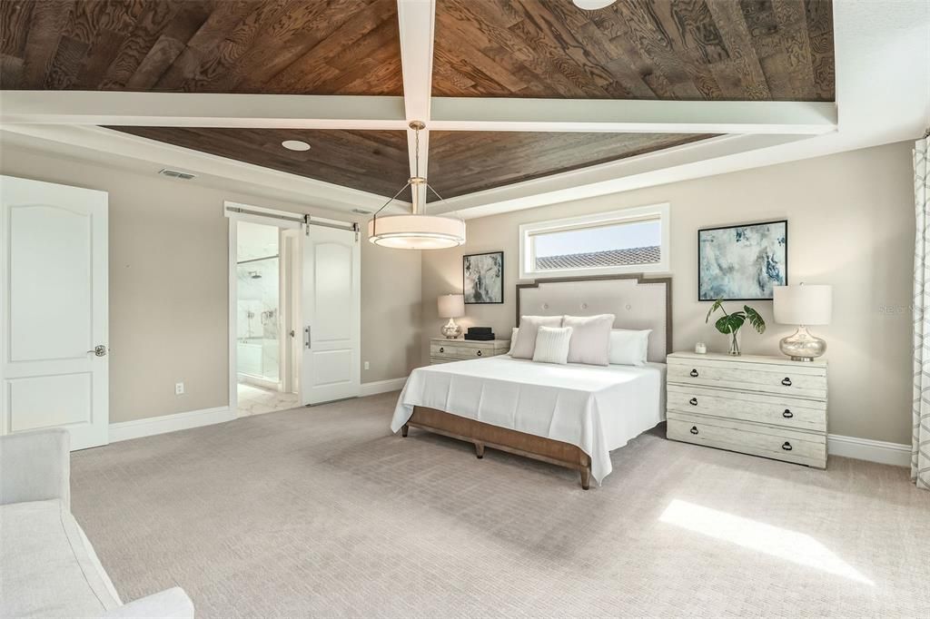 Под контрактом: $2,375,000 (5 спален, 5 ванн, 5390 Квадратных фут)