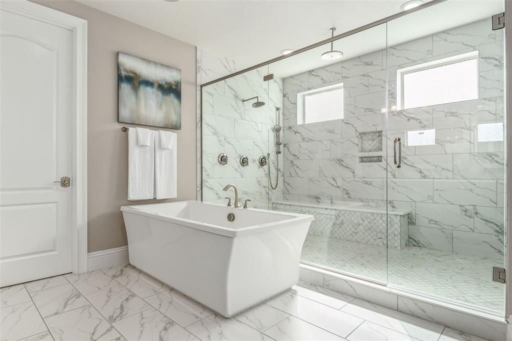 Под контрактом: $2,375,000 (5 спален, 5 ванн, 5390 Квадратных фут)