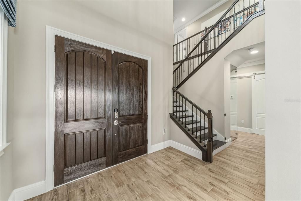 Под контрактом: $2,375,000 (5 спален, 5 ванн, 5390 Квадратных фут)