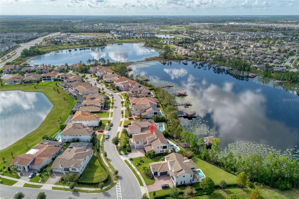 Под контрактом: $2,375,000 (5 спален, 5 ванн, 5390 Квадратных фут)