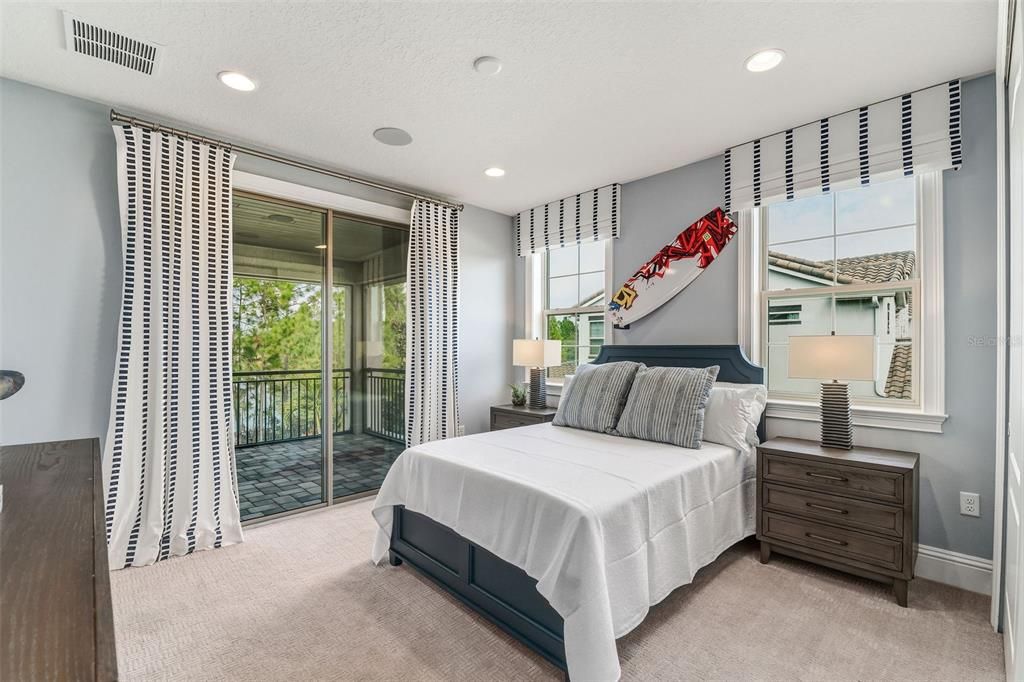 Под контрактом: $2,375,000 (5 спален, 5 ванн, 5390 Квадратных фут)