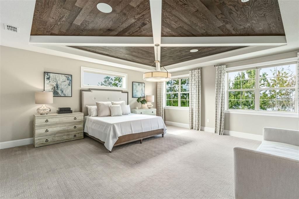 Под контрактом: $2,375,000 (5 спален, 5 ванн, 5390 Квадратных фут)