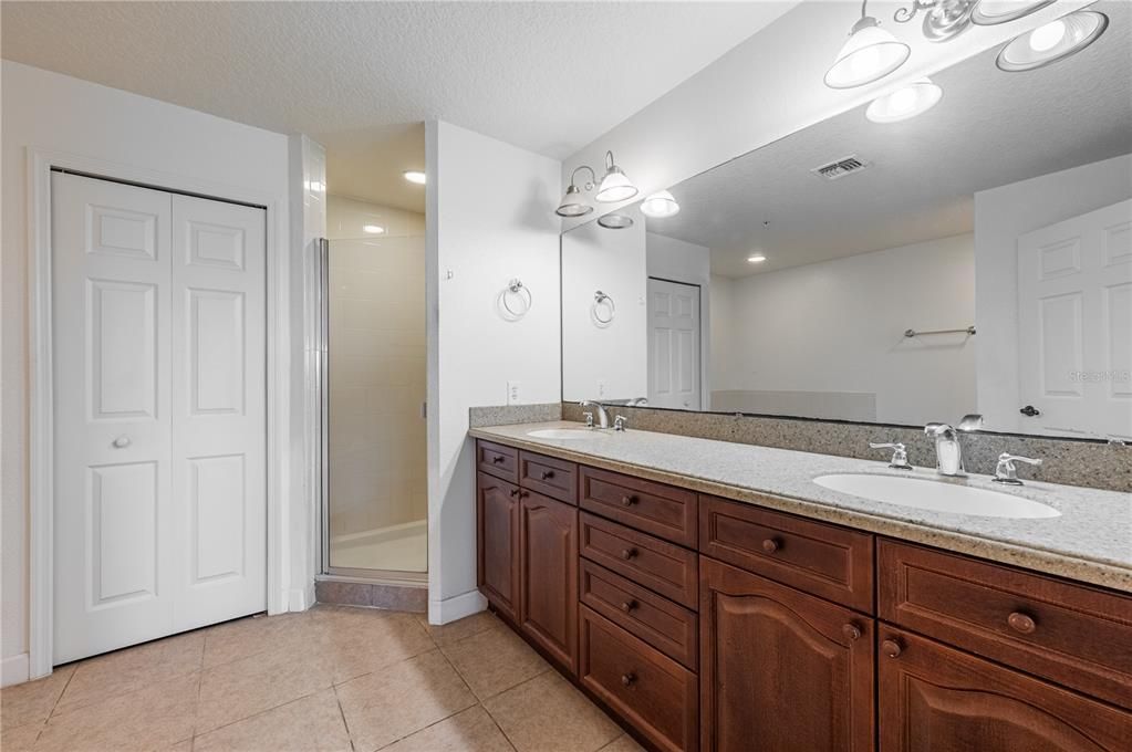 В аренду: $2,400 (3 спален, 2 ванн, 2260 Квадратных фут)