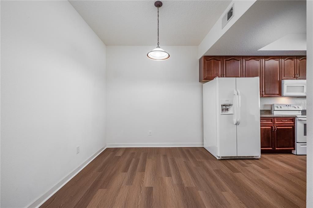 В аренду: $2,400 (3 спален, 2 ванн, 2260 Квадратных фут)