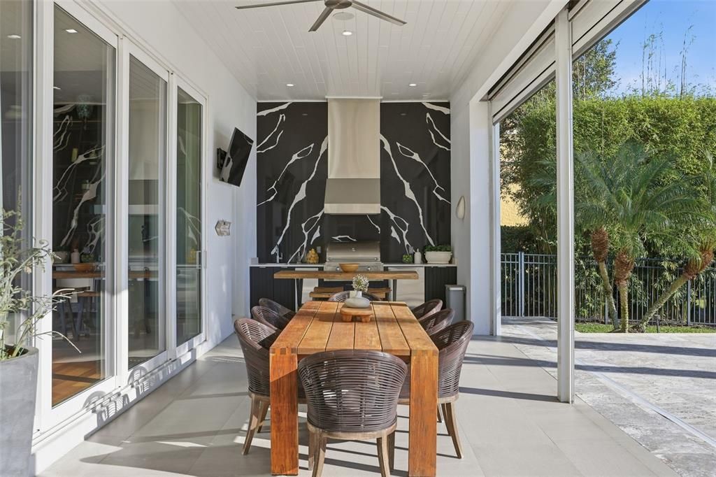 For Sale: $4,950,000 (5 beds, 5 baths, 6188 Square Feet)