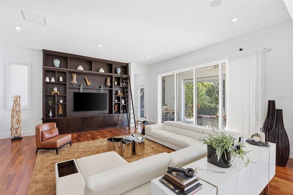 For Sale: $4,950,000 (5 beds, 5 baths, 6188 Square Feet)