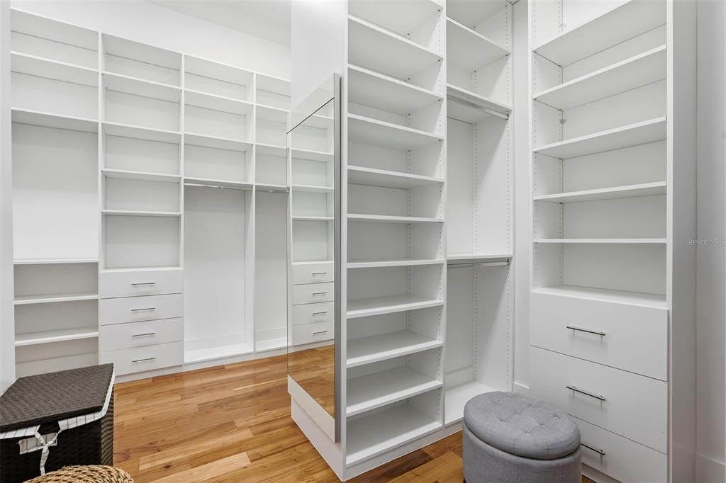 For Sale: $4,950,000 (5 beds, 5 baths, 6188 Square Feet)