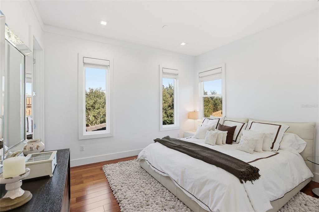 For Sale: $4,950,000 (5 beds, 5 baths, 6188 Square Feet)