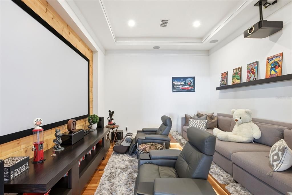 For Sale: $4,950,000 (5 beds, 5 baths, 6188 Square Feet)