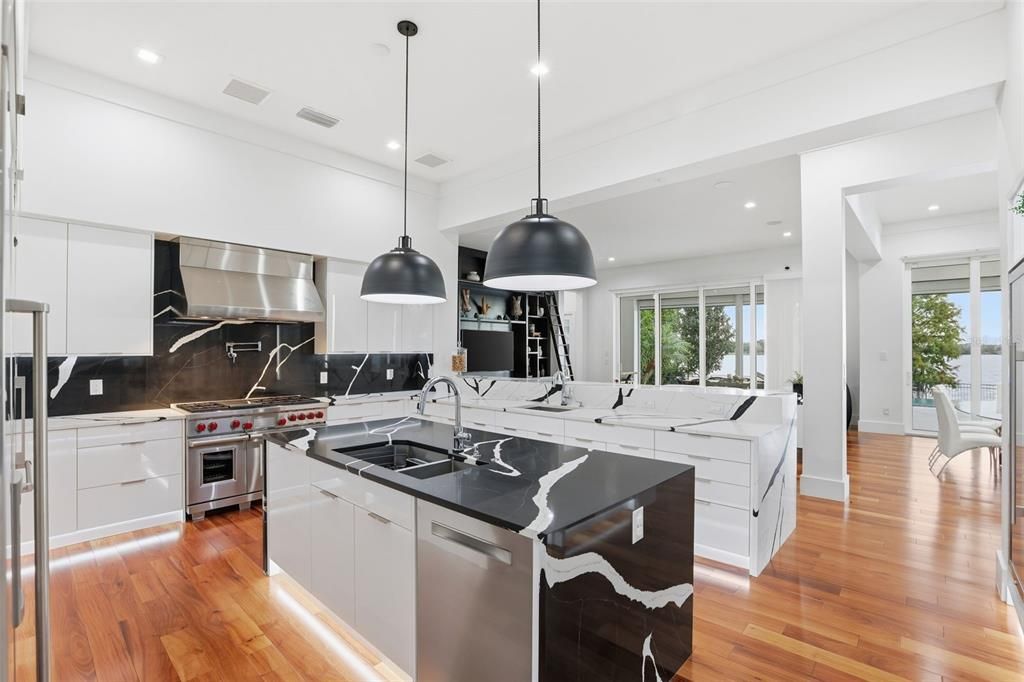 For Sale: $4,950,000 (5 beds, 5 baths, 6188 Square Feet)