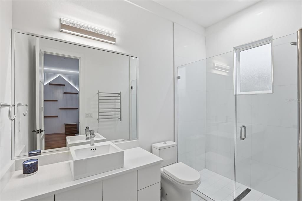 For Sale: $4,950,000 (5 beds, 5 baths, 6188 Square Feet)